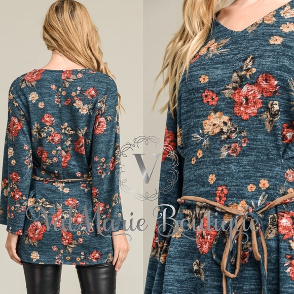 FALL ARRIVAL - Teal floral hacci top - Picture 2 of 2